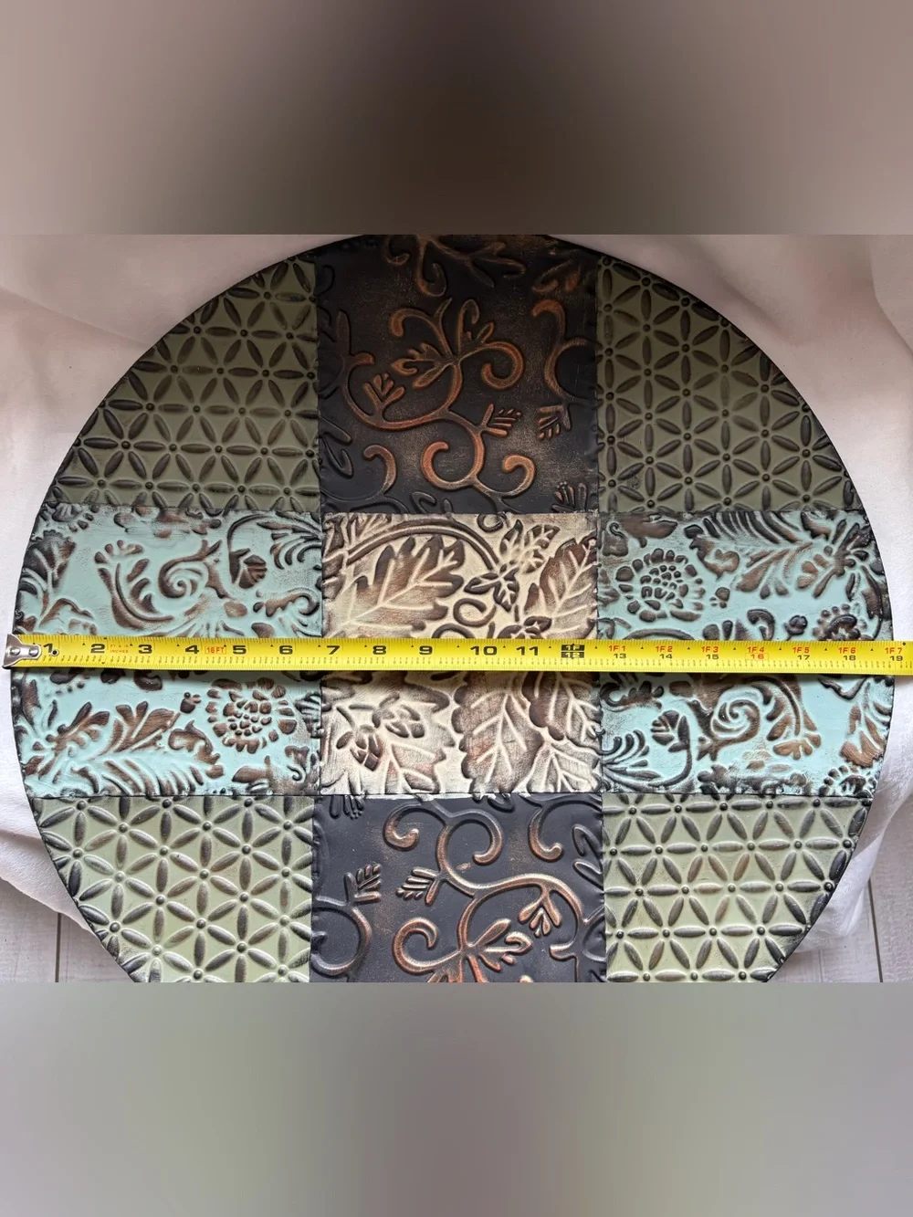 N/A round embossed
